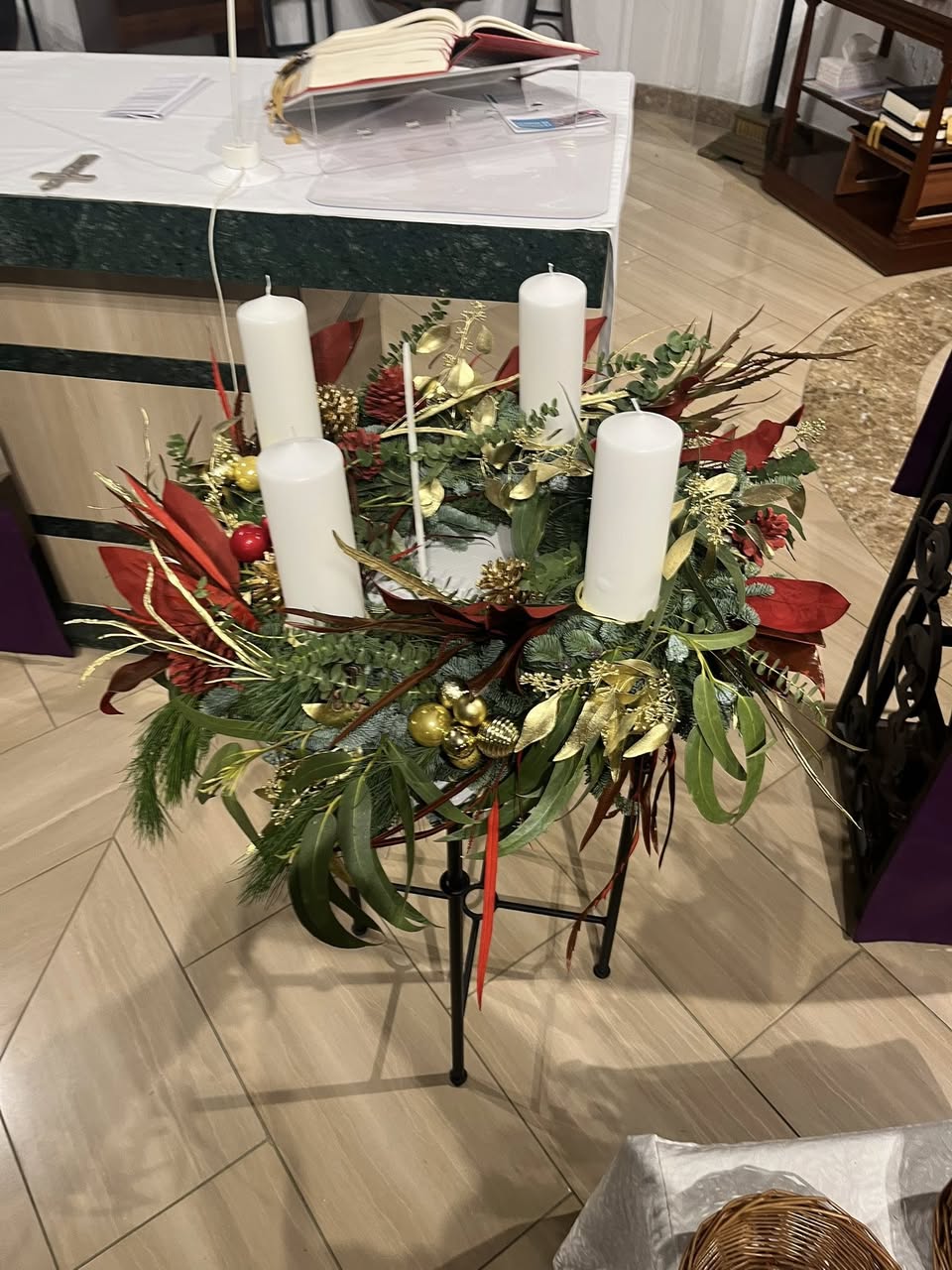 LA CORONA DE ADVIENTO